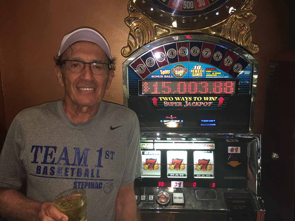 Robert wins $15,000 on the Double Diamond Wheel